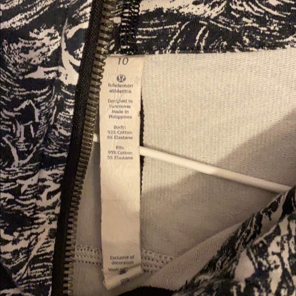 Lululemon Scuba Jacket - Picture 6 of 10
